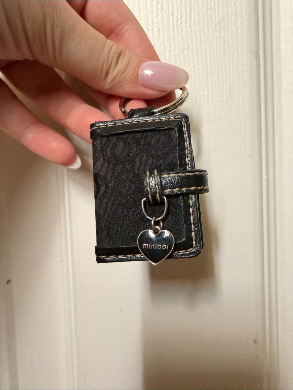 Minicci Black Key & Card Holder with Heart Charm